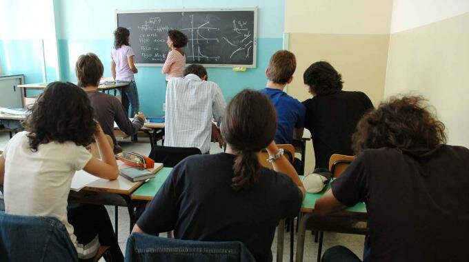1594285-scuola
