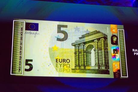 ARRIVA NUOVA BANCONOTA 5 EURO, DEBUTTA 2 MAGGIO