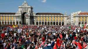 img_606X341_3009-portugal-protest
