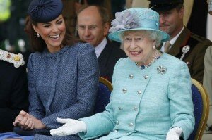 Illustrazione: Kate Middleton deve cambiare stile. Parola di Queen Elizabeth