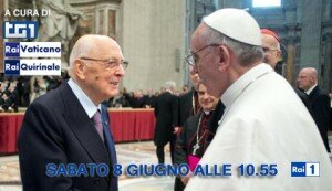 Papa Francesco saluta i potenti