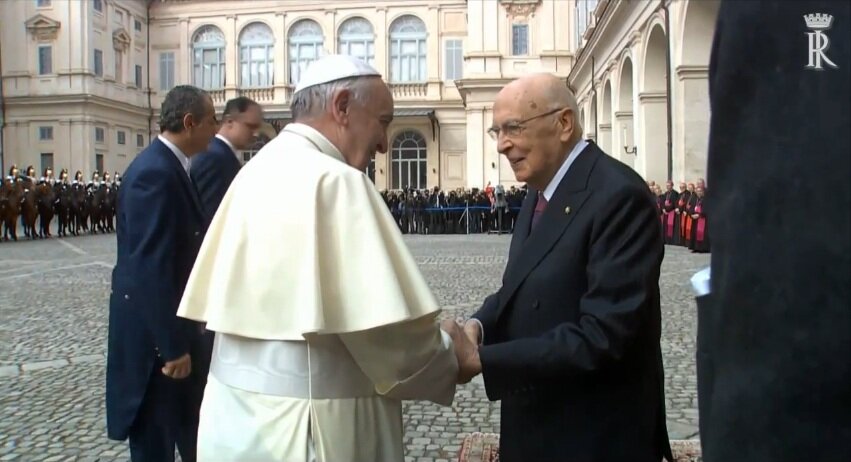 papafrancesco_giorgionapolitano_1