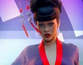 Rihanna diventa Geisha.