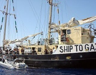 Attualità: il veliero umanitario Estelle abbordato da navi israeliane