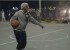[VIDEO] Kyrie Irving nei panni di un anziano sfida dei giovani a basket